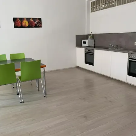 Jugendgaestehaus Studentenwohnheim * 施泰尔