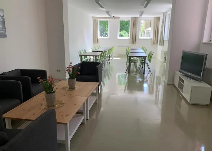 Jugendgaestehaus Studentenwohnheim Hostel Στάιρ